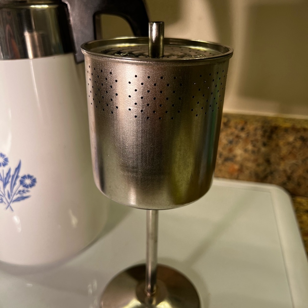Corningware Blue Cornflower 9 Cup Coffee Pot with Original Inside Parts - Picture 6 of 12